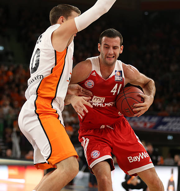 疑是一个沉 疑是一个沉